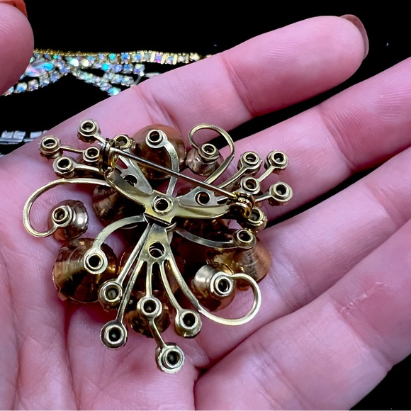 1960s Beautiful Vintage AB & Citrine Color Glass Brooch on Gold Tone Setting - Picture 4 of 6